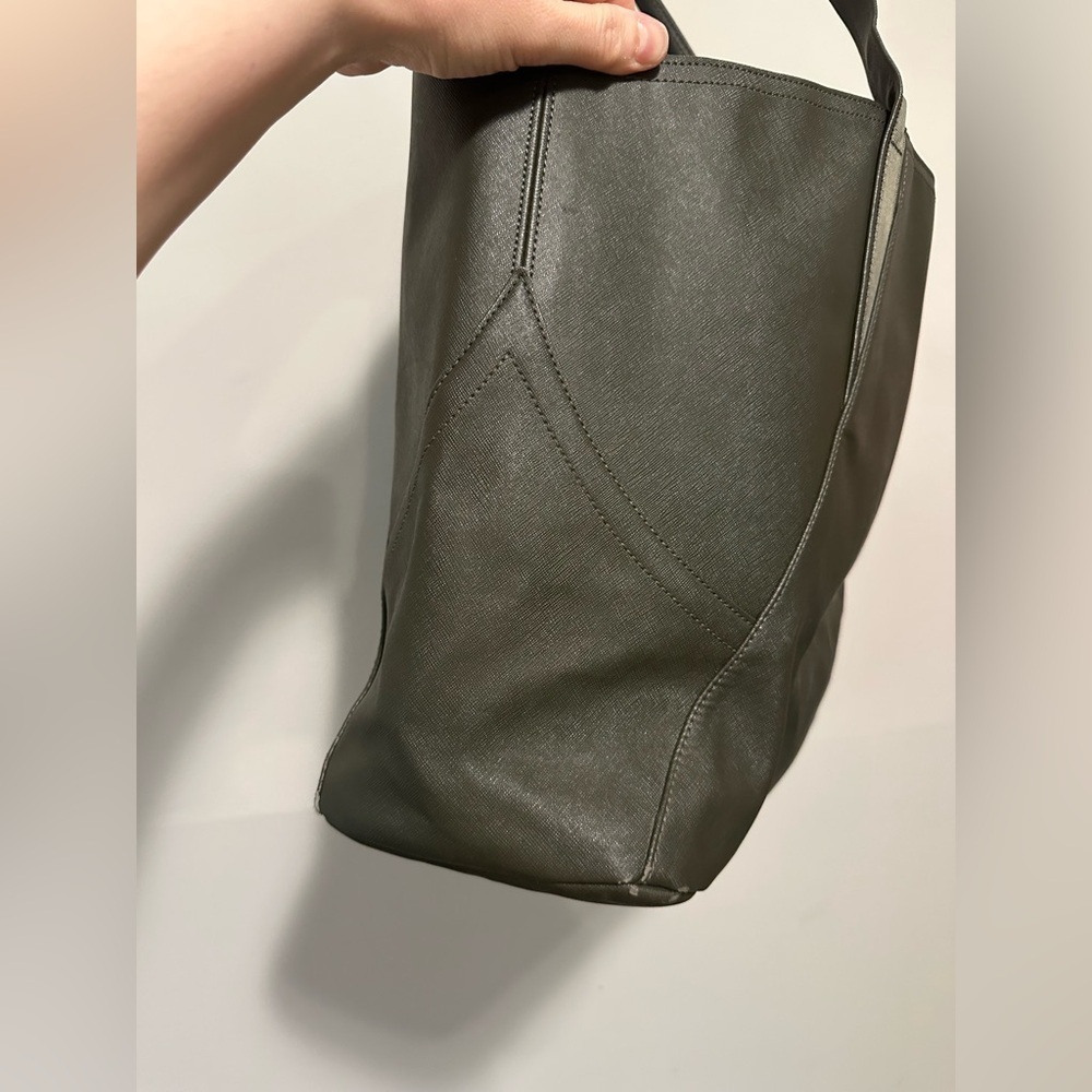 Lululemon All Day Tote and Small Pouch Dark Olive - Picture 5 of 16